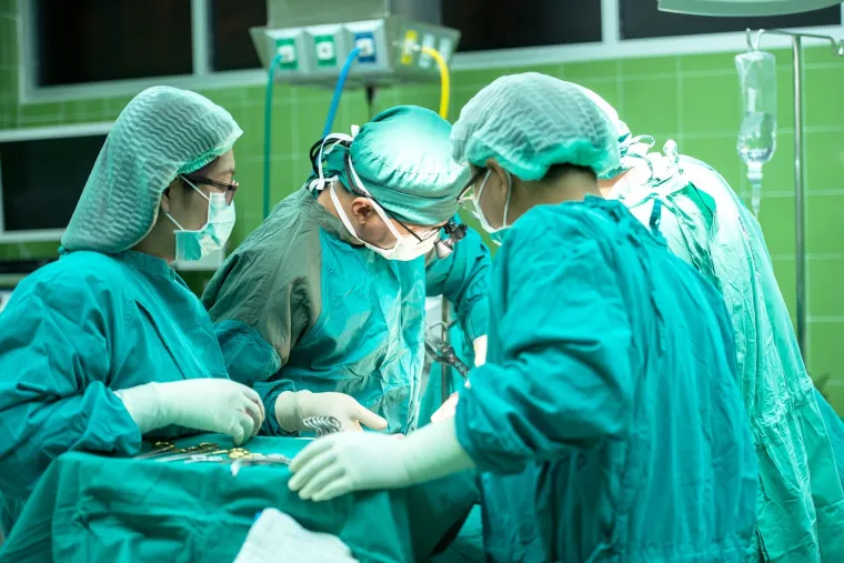 Nesreće bez smrtnog ishoda, one koje rezultiraju samo ozljedama, također su u porastu te su se povećale za 48 posto u posljednja dva desetljeća sa 740.000 bolničkih prijema u Engleskoj, od čega je 50.000 među djecom mlađom od deset godina. Tragično, 61 od njih rezultiralo je smrću djece.