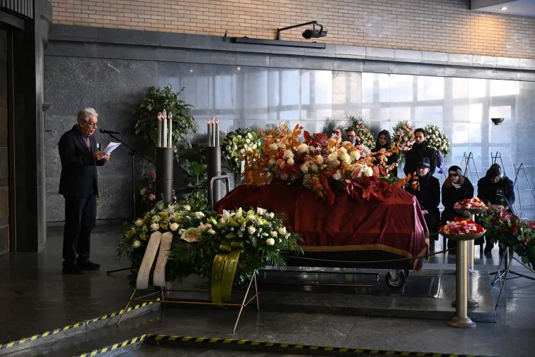 Posljednji ispraćaj Ivice Krajača: Neutješna obitelj i prijatelji oprostili se od skladatelja