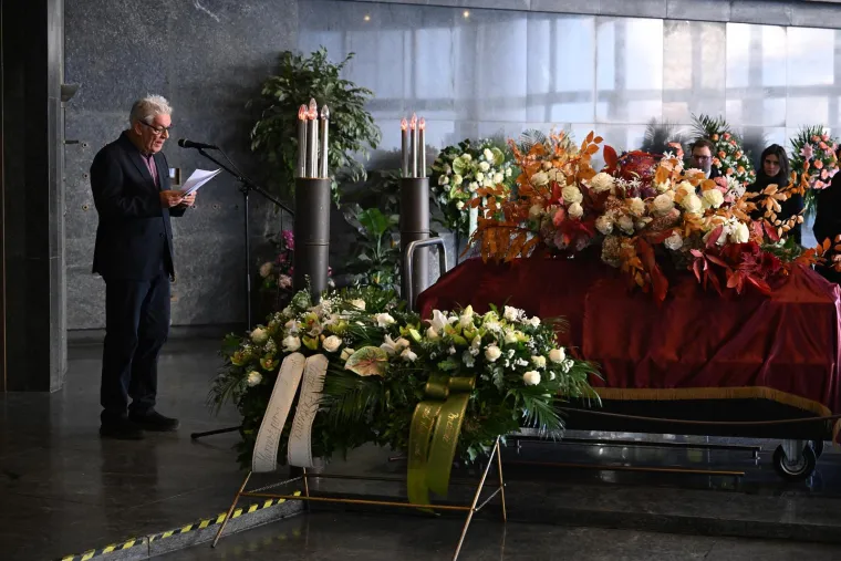 Posljednji ispraćaj Ivice Krajača: Neutješna obitelj i prijatelji oprostili se od skladatelja