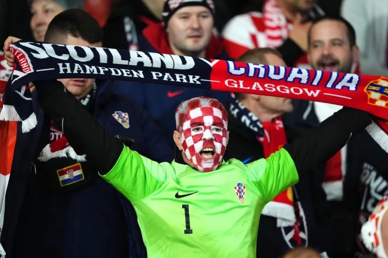 Hrvatski navijač u transu.