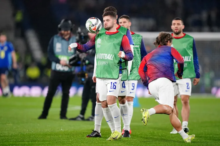 Vatrene na Hampden Parku dočekao kultni hrvatski pjevač i 'superjunak'. Nitko ovo nije očekivao