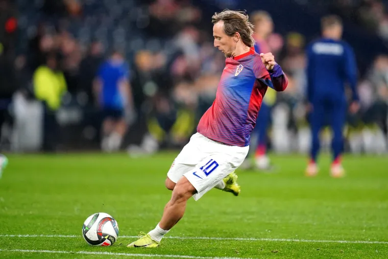 Vatrene na Hampden Parku dočekao kultni hrvatski pjevač i 'superjunak'. Nitko ovo nije očekivao