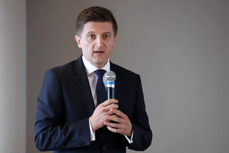 Ministar finacija Zdravko Marić oti&scaron;ao je sam, a naslijedio ga je Marko Primorac