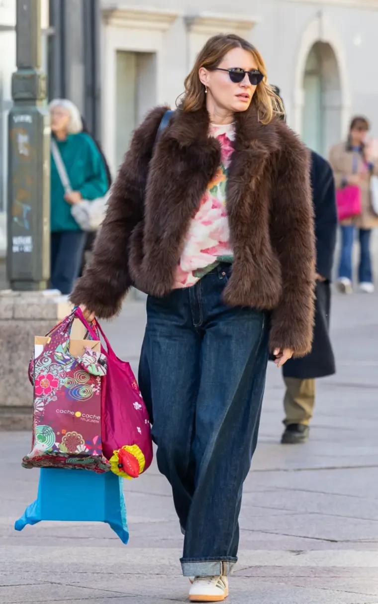 Tko je modna zvijezda riječke &scaron;pice? Djevojka u bundi ukrala pažnju, a evo tko je sve pro&scaron;etao Korzom