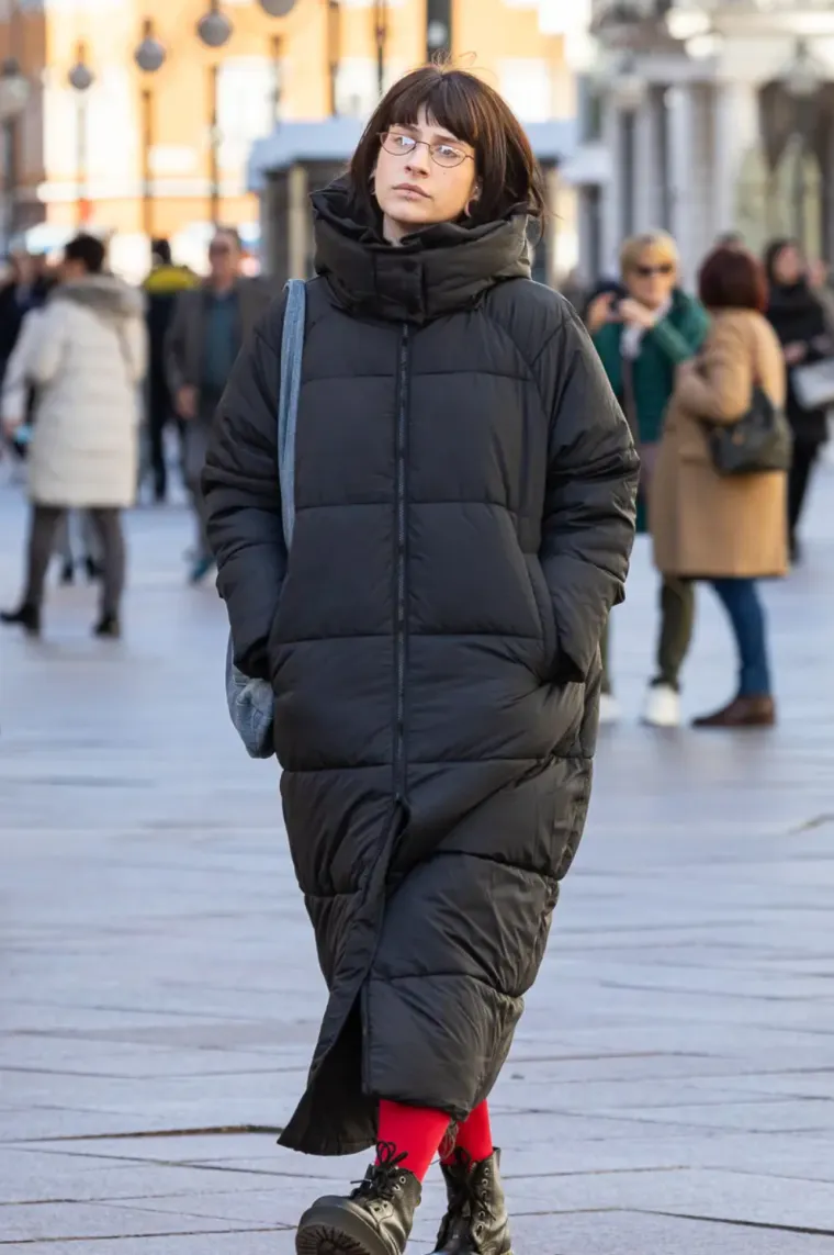 Tko je modna zvijezda riječke &scaron;pice? Djevojka u bundi ukrala pažnju, a evo tko je sve pro&scaron;etao Korzom