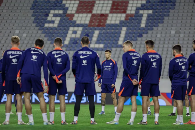 Ludnica na Rivi: Ukazao se i 'Ronaldo' sa &scaron;alom Hrvatske