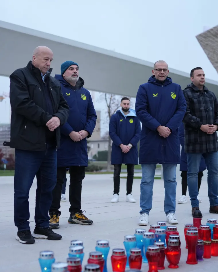 Neka im je vječna slava i hvala! - poručili su iz tabora Plavih
