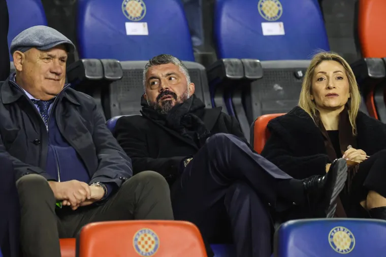 Tu je i trener Hajduka Gennaro Gattuso koji je sjedio u društvu Bore Primorca, člana Uprave za sport splitskog kluba, i svoje supruge Monice Romano