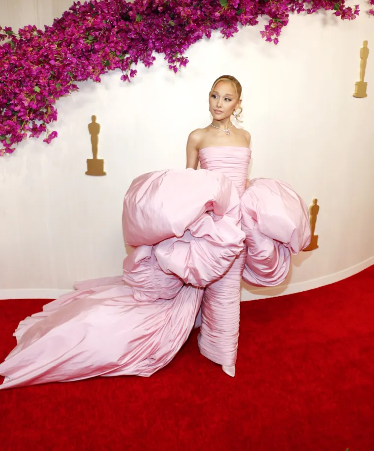 Nije li ovo previše? Nekada atraktivna djevojka, a sada je kost i koža