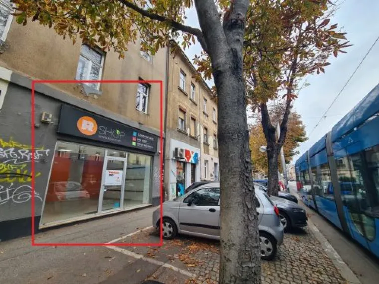 U Maksimirskoj cesti 23 u Zagrebu nudi se prostor površine 58,29 kvadrata. Riječ je o prizemlju ulične zgrade, početna mjesečna neto zakupnina je 635,36 eura, a jamčevina je 1906,08 eura. Datum i vrijeme pregleda poslovnih prostora je 26. 11. 2024. 09:30 – 10:00 sati. 