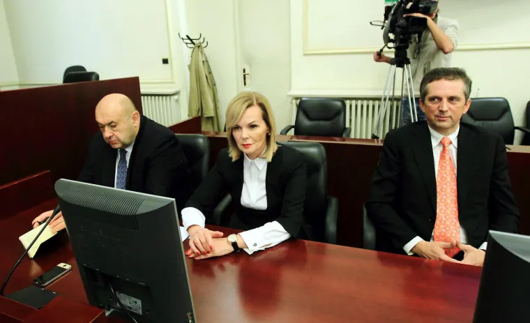 'Ćaća' je na današnji dan u ovoj legendarnoj pozi dočekao presudu na deset godina zatvora