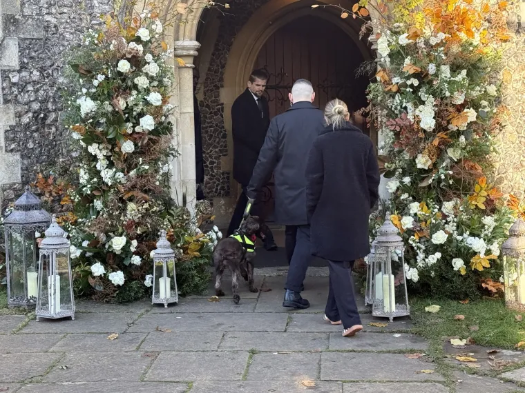 Posljednji ispraćaj Liama Paynea: Ožalošćena obitelj i prijatelji nisu skrivali tugu