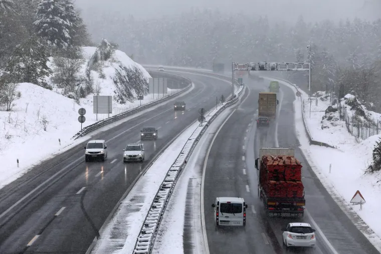Znate li koji je najče&scaron;ći kvar na autu u prvom naletu minusa? Ove stvari obavezno provjerite