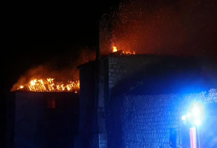 Pogledajte kako je gorio samostan na Čiovu: 'Posvećene hostije su spašene'