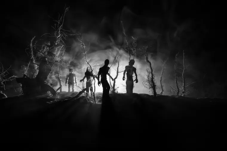 Neka tumačenja tvrde da pakao nije izričito stvorio Bog, već je umjesto toga stanje koje su stvorili ljudi koji odbacuju Božju milost. Prema ovom gledi&scaron;tu, pakao je prirodna posljedica života odvojenog od Boga.