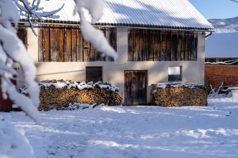 Čarobna Lika: Pogledajte idilične prizore i životinje koje uživaju na snijegu