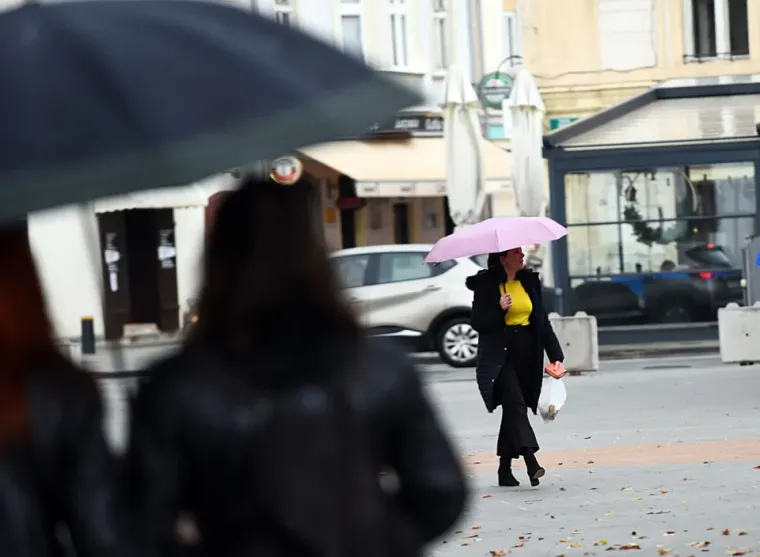 Kiša i magla ne mogu im ništa: Oni ne mare za loše vrijeme, zaraznom energijom okupirali grad