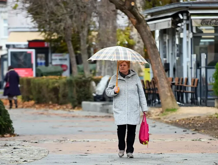 Kiša i magla ne mogu im ništa: Oni ne mare za loše vrijeme, zaraznom energijom okupirali grad