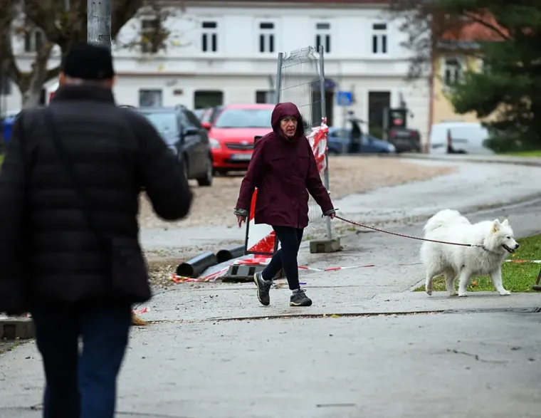 Kiša i magla ne mogu im ništa: Oni ne mare za loše vrijeme, zaraznom energijom okupirali grad