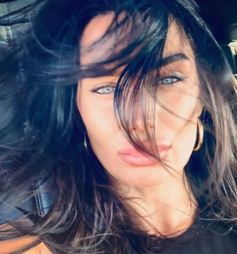 Izvor blizak Annie otkrio je: &quot;Kyle i dalje živi u obiteljskoj kući, ali na drugom katu. Glavna stvar za njih je ono što je najbolje za djecu – a to je da njihov tata bude doma, da žive kao obitelj i da polako se navikni na promjene&quot;, stoji u tekstu portala en.nogomania.com.