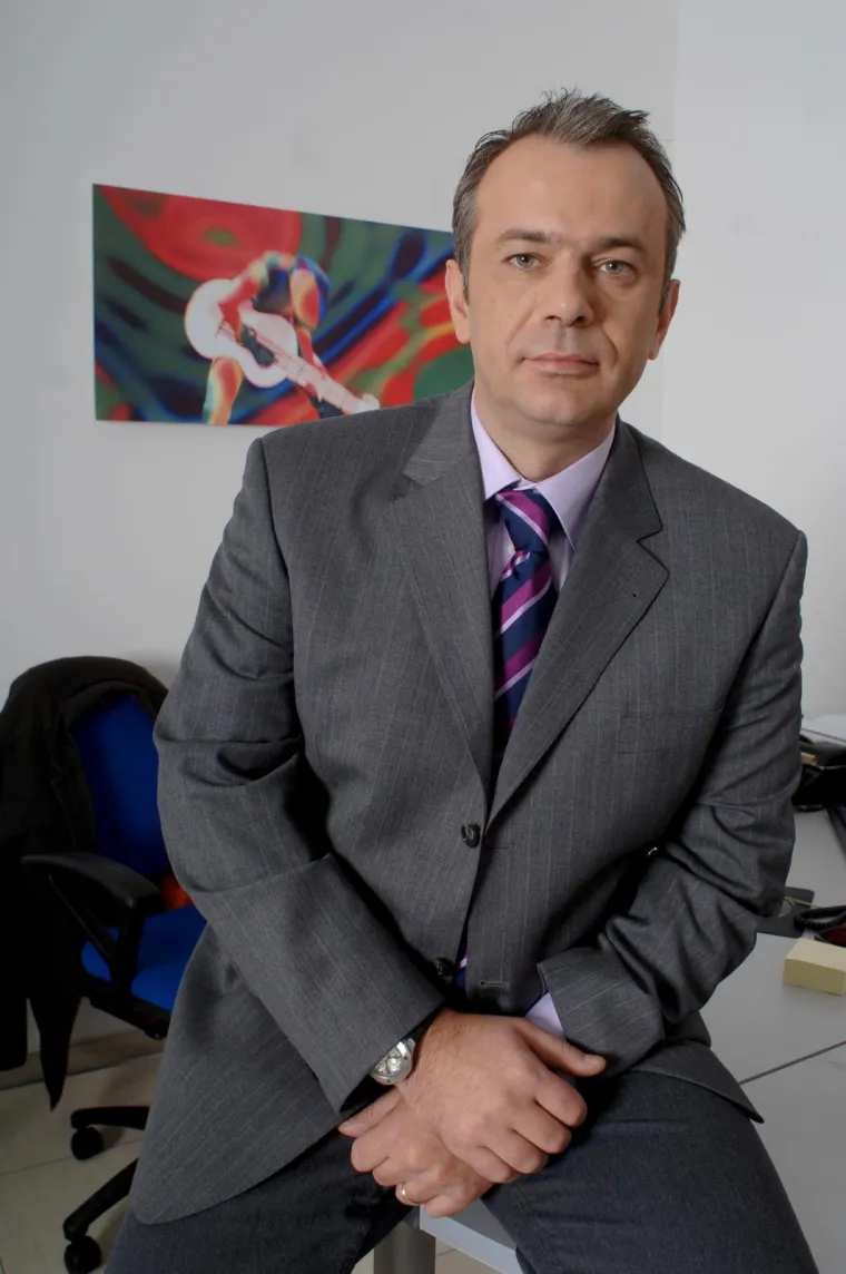 Zoran je u dugogodi&scaron;njem braku s lektoricom i urednicom Lidijom s kojom ima kćer Franku, te sinove Mirona i Darjana.