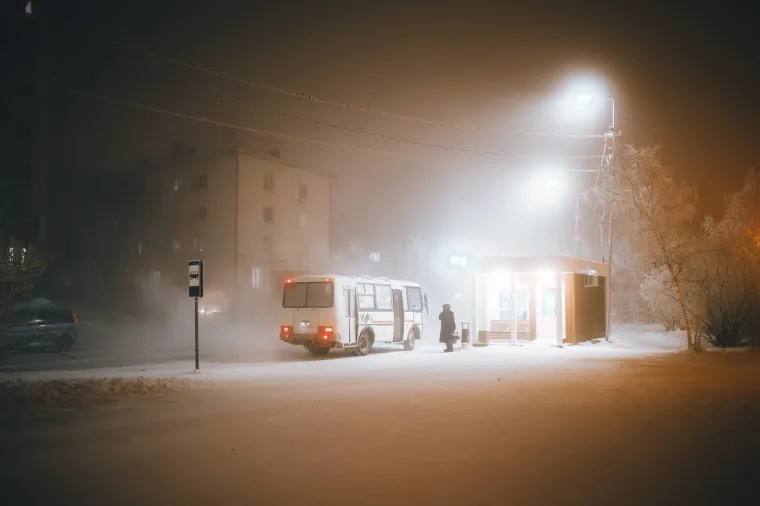 Smješten na obalama rijeke Lene, otprilike 450 kilometara južno od Arktičkog kruga, Jakutsk je glavni grad Republike Sahe (Jakutije) u Rusiji i jedan od najfascinantnijih gradova na svijetu koji broji više od 355 tisuća stanovnika.