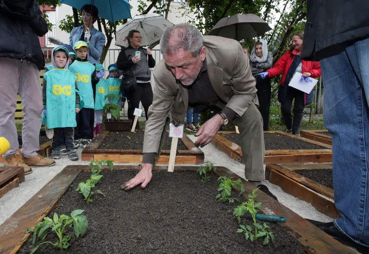 Na dana&scaron;nji dan rođen je Milan Bandić: Prisjetite se kako je kopao kanale, kuhao, trčao s Rudijem