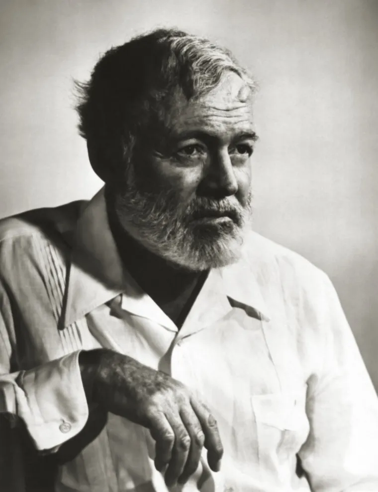 5. Ernest Hemingway - Bio je briljantni romanopisac koji stoji iza klasika kao što su &quot;Starac i more&quot; i &quot;Zbogom oružje&quot;. Stalno se borio s depresijom i alkoholizmom tijekom svog života. Loš odnos s njegovom obitelji i vožnja ambulantnih kola tijekom Prvog svjetskog rata zasigurno su uzeli danak u njegovom mentalnom zdravlju.
