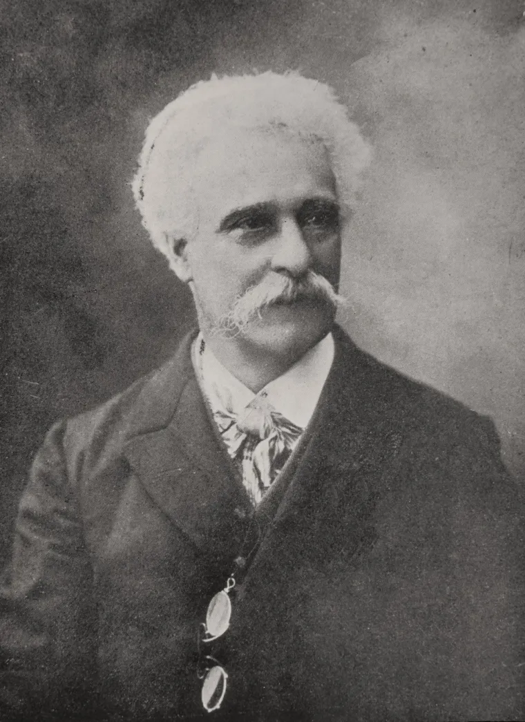 13. Paul Lafargue - Bio je poznati politički aktivist i marksistički mislilac. Rođen je na Kubi, a veći dio života proveo je u Francuskoj. Bio je poznat po svojim organizacijskim naporima i po pisanju antiradničkog manifesta "Pravo na lijenost" te je doveo vlastiti život do iznenadnog i dramatičnog kraja.