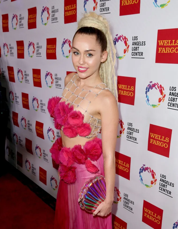 Bilo da je bila u neobičnim haljinama ili s kratkom kosom, Miley je uvijek privlačila pažnju.