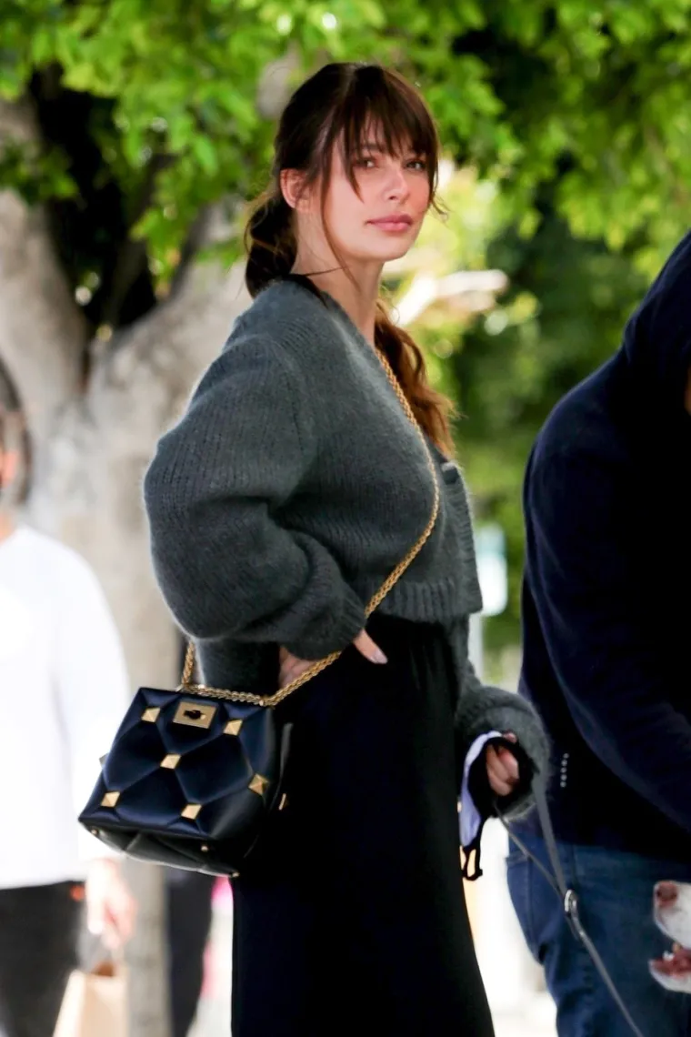 Znate li tko je Camila Morrone? Zavela je DiCaprija koji joj može biti otac, a nedavno pozirala sa Slavkom Sobinom