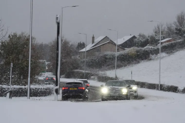 Hara snažna oluja, zahvatila je dio Europe: Snijeg je već okovao neke dijelove