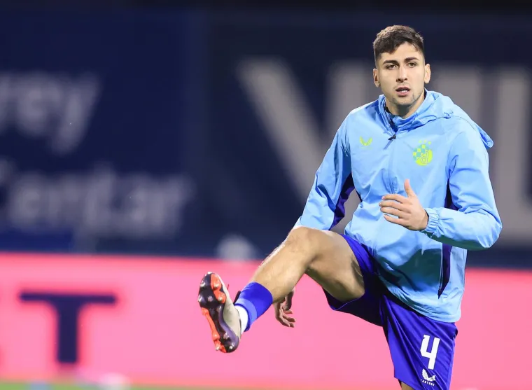 Ovako su izgledale tribine prije početka derbija, jedna naljepnica na stolici posebno upada u oči