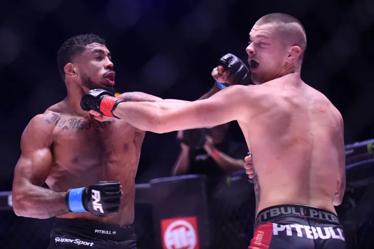 Te&scaron;ka bitka odvijala se između Tomislava Sičaje i Joelsona Nascimenta. Nakon tri runde Sičaja je slavio sudačkom odlukom.