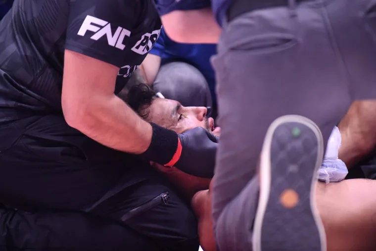 Siraj nije bio ni svjestan &scaron;to je po&scaron;lo po zlu, Bojkovićev udarac jednostavno obara.