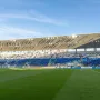 Osijekovi navijači su razvili bijelo-plave papiriće i zapjevali Inati se, Slavonijo prije početka utakmice s Hajdukom