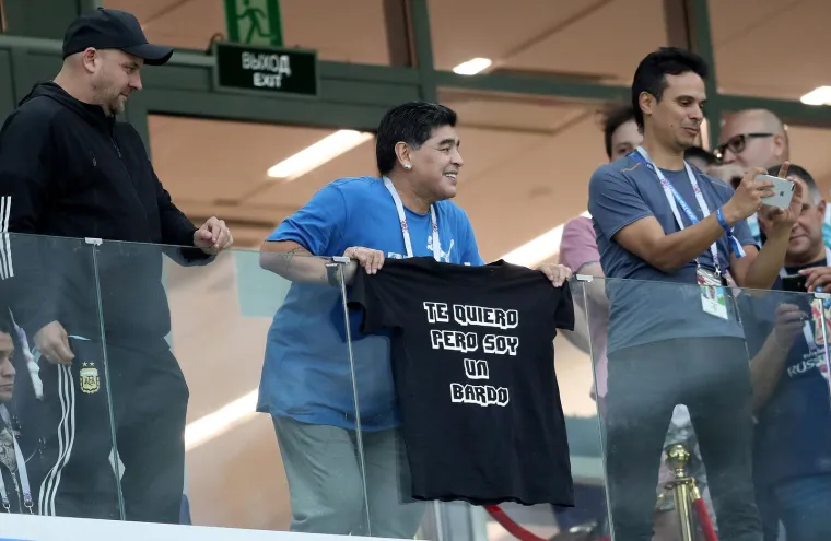 Zanimljivo, ali kad je 2017. bio u Zagrebu na Davis Cupu, nije mu sjeo tretman kakav je prema njemu pokazalo osiguranje koje ga je sprovelo zgradom do vozila pri dolasku na zagrebački aerodrom Pleso, a ni činjenica da su ga novinari zatražili izjave bez organizirane konferencije za medije. Zato izjava nije ni bilo.

&quot;Dobro sam putovao. Ovako neću govoriti, ovo je nered. Došli su pred Rocío i mene i tretirali me kao idiota. Nisam zaslužio da se tako odnose prema meni. Da ste se dobro organizirali, govorio bih, a ovako neću&quot;, poručio je Diego argentinskim novinarima, odbijajući odgovoriti na pitanja brojnih hrvatskih kolega.

Ovo je fotografija isto iz Nižnjeg Novgoroda.