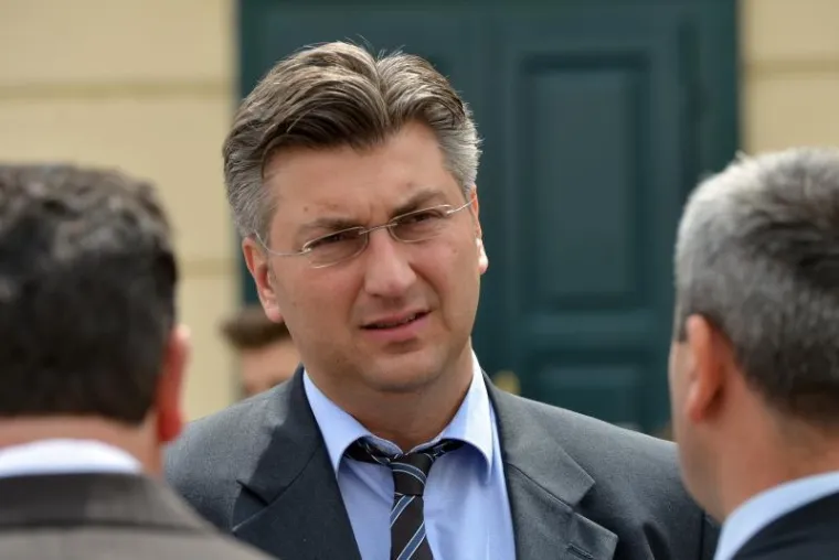 Bio je pravi šarmer: Pogledajte kako je premijer Plenković izgledao na faksu