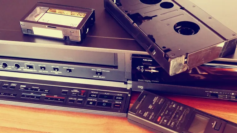 5. Videorekorderi: Prije usluga streaming platformi, pa i prije pojave DVD-ova, gotovo svatko je imao videorekorder u svom domu tih 90-ih.