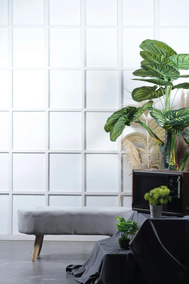 16. Lažne biljke: Od drveća do cvijeća, svile i plastike, lažne biljke bile su posvuda u 90-ima.