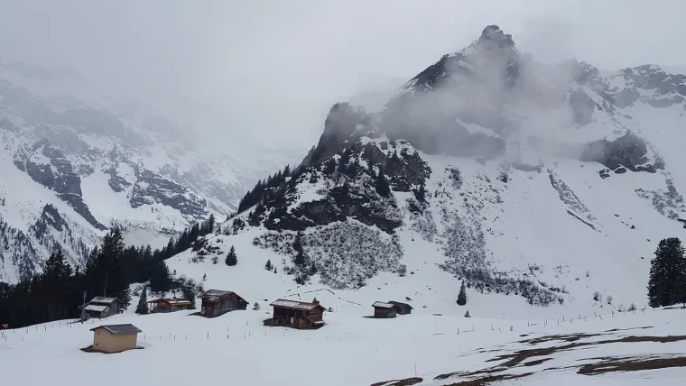 7. Mürren, Švicarska: Na nadmorskoj visini od 1.638 m planinsko selo Mürren ima pogled na tri vrha: Eiger, Mönch i Jungfrau.