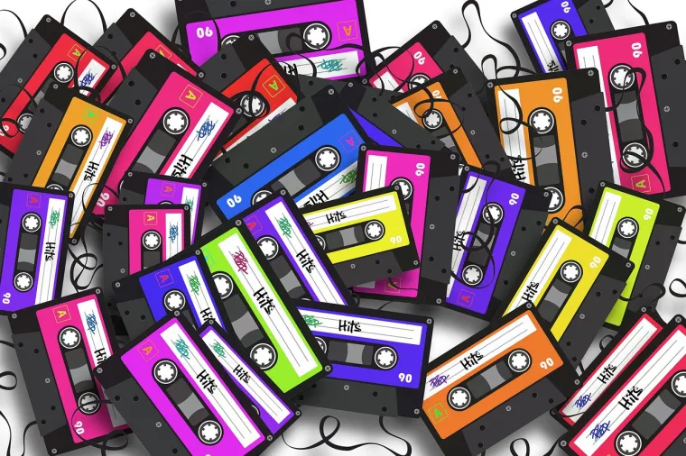 3. &quot;Moja omiljena kompilacija glazbe je na kaseti s rukom napisanim popisom pjesama.&quot;: Nije bilo streaming platformi, a omiljene pjesme snimale su se na kasete.