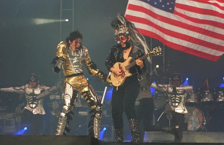 24. "Jo&scaron; uvijek mogu izvesti Moonwalk zahvaljujući Michaelu Jacksonu.": Michael Jackson svojim je plesom utjecao na sve generacije tog doba.