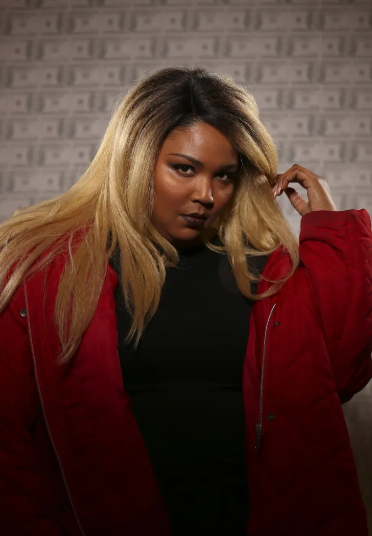 Bila je kraljica oblina, a onda drastično smr&scaron;avjela: Ovo je Lizzina transformacija