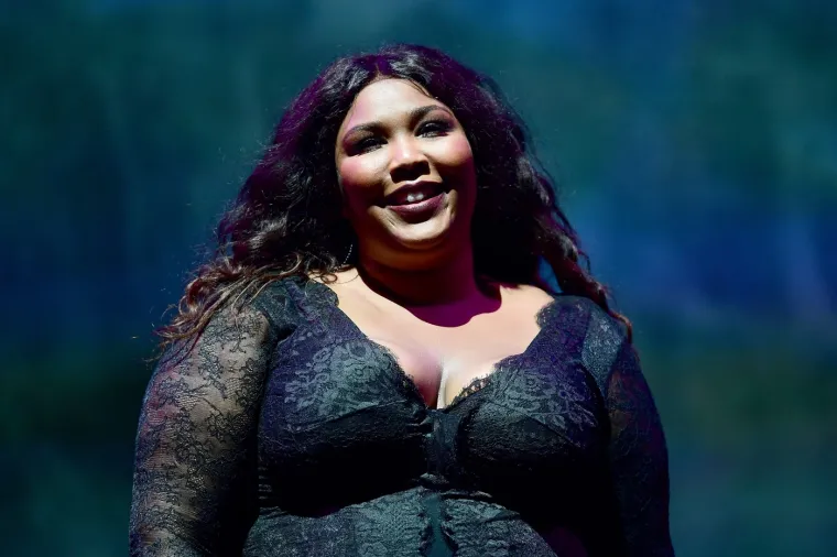 Bila je kraljica oblina, a onda drastično smr&scaron;avjela: Ovo je Lizzina transformacija