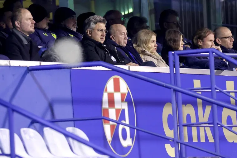 Plenković je sjedio uz predsjednika Dinama Velimira Zejeca.