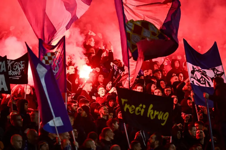 Boysi su u drugom poluvremenu priredili veliku bakljadu.