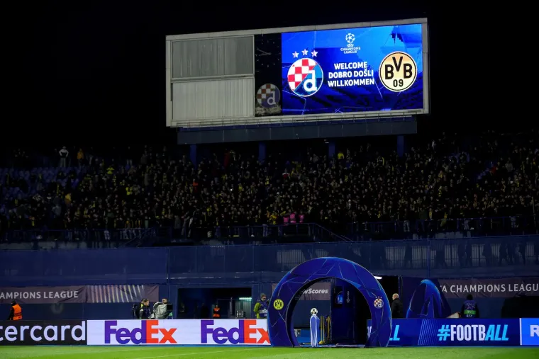 Navijači Borussije Dortmund koreografiju Boysa su gledali s južne tribine 
