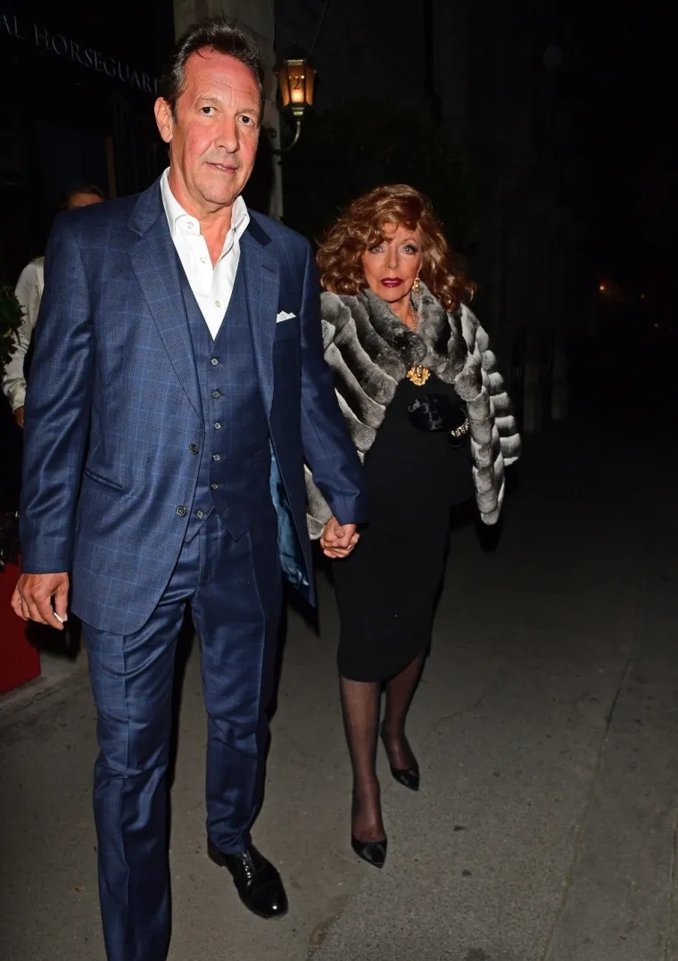 Možete li vjerovati da ova žena ima 91 godinu? Za Joan Collins kao da je vrijeme stalo