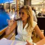 Spisateljica Charlotte van Looy u siječnju je objavila niz fotografija uz koje je stavila opis &quot;Ljubav u zadnje vrijeme&quot;, a na dosta tih fotografija je i Ruben. Prije nekoliko dana netko joj je u komentarima postavio pitanje: &quot;Znaš li da on ima ženu i dijete u Hrvatskoj?&quot; Odgovor koji je Charlotte dala iznenadio je mnoge. “Budući da smo zajedno već gotovo 6 godina i dijelimo isti dom već skoro 4 godine – doista znam. U svakom slučaju, hvala na prijateljskom podsjetniku.”